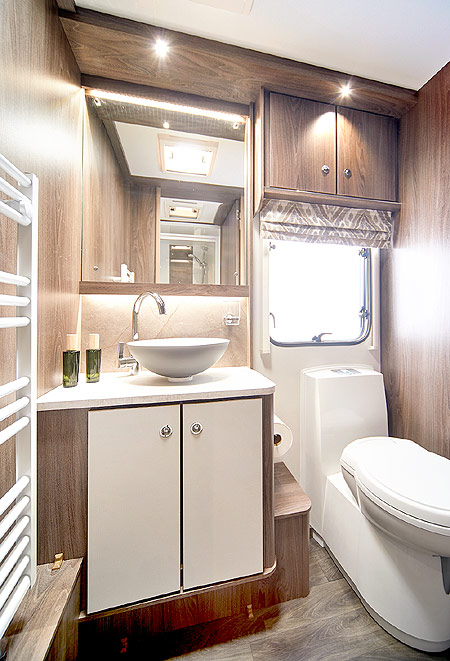 Coachman Laser Bathroom Features